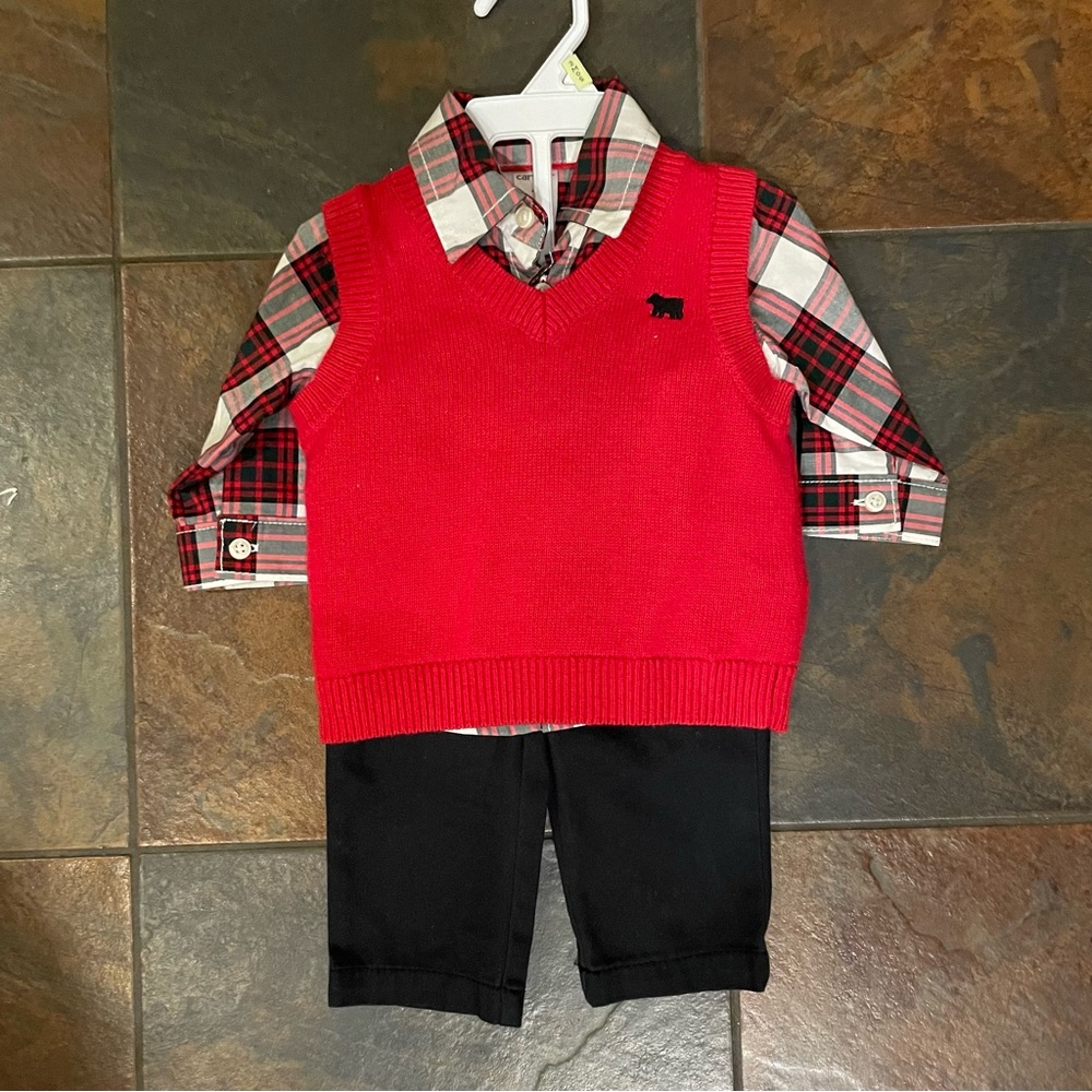 EUC Carter’s Christmas set with plaid shirt, red vest, and black pants, size 3M